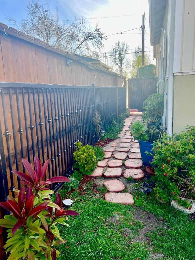 Sweet Tuscan Dreams-private Entrance & Bathroom With Patio * Los Angeles